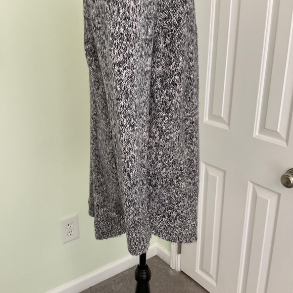 Loft Gray sweater - Picture 2 of 6